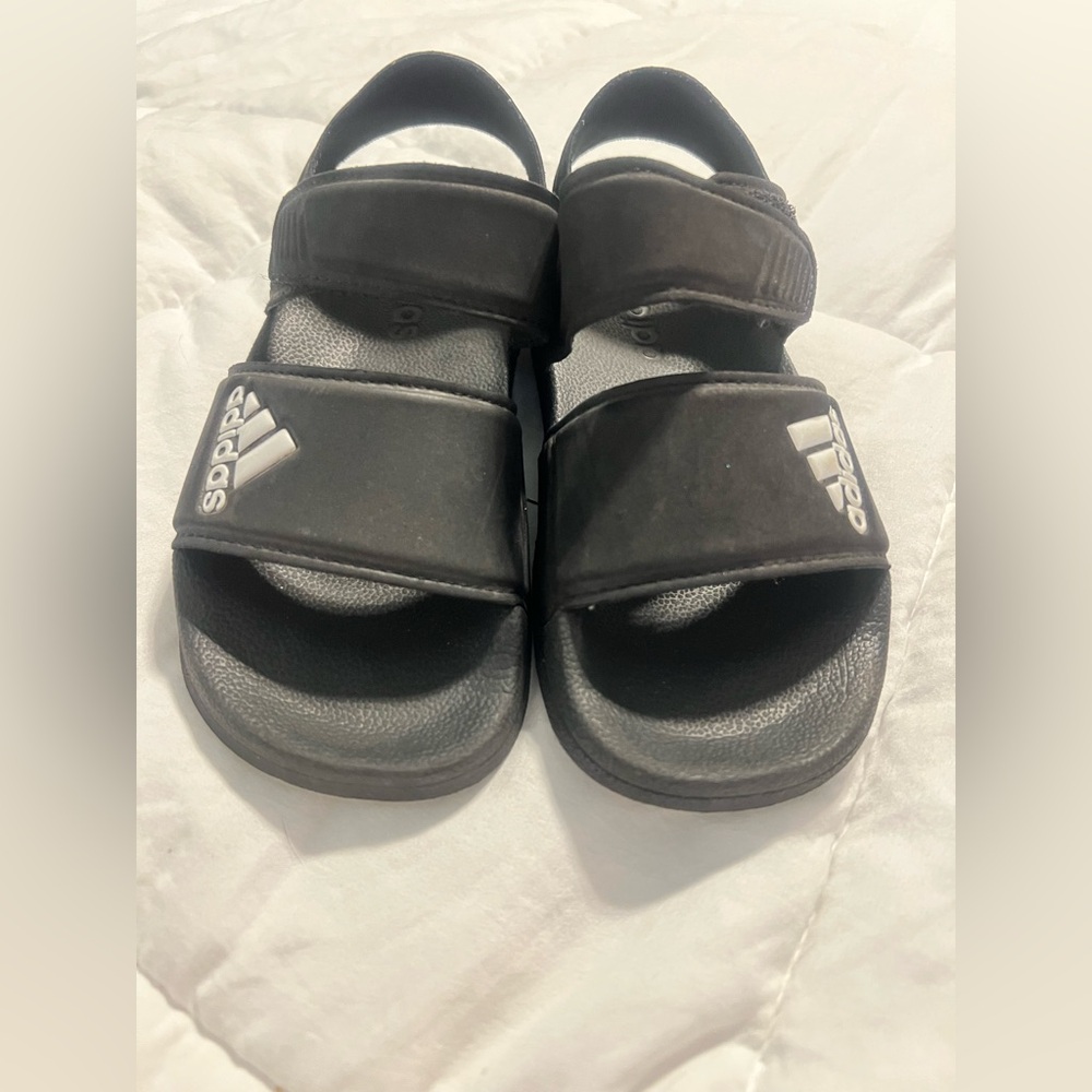 Adidas kids black & white sandals